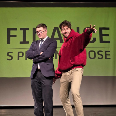 Finance s prstem v nose